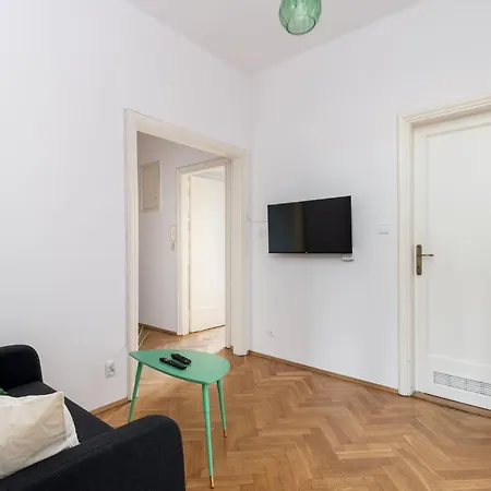 דירה Old Town 2-bedroom *